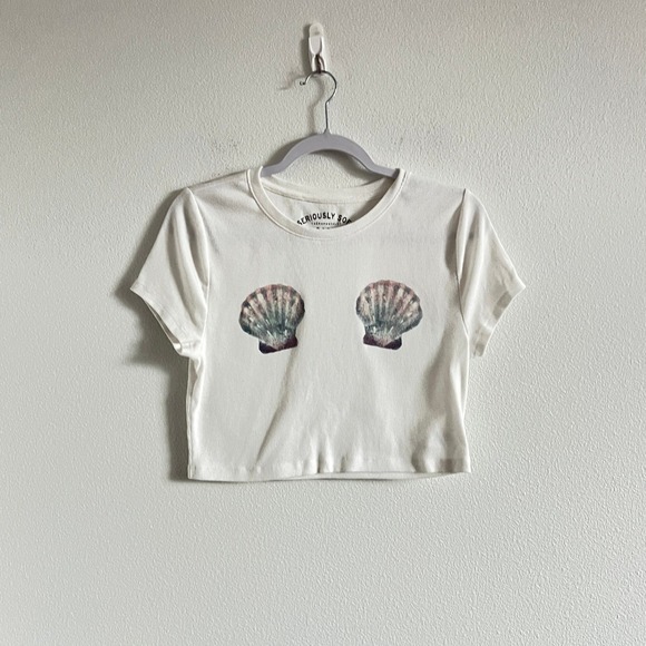 Aeropostale Tops - Aeropostale White Mermaid Seashell Ribbed Baby Tee XL Ocean Sea Summer Surf Core
